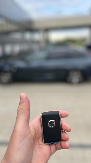 Aby těch testů nebylo málo, tak včera si šéfredaktor přebral nové Volvo V90💥 Nový test již brzy!